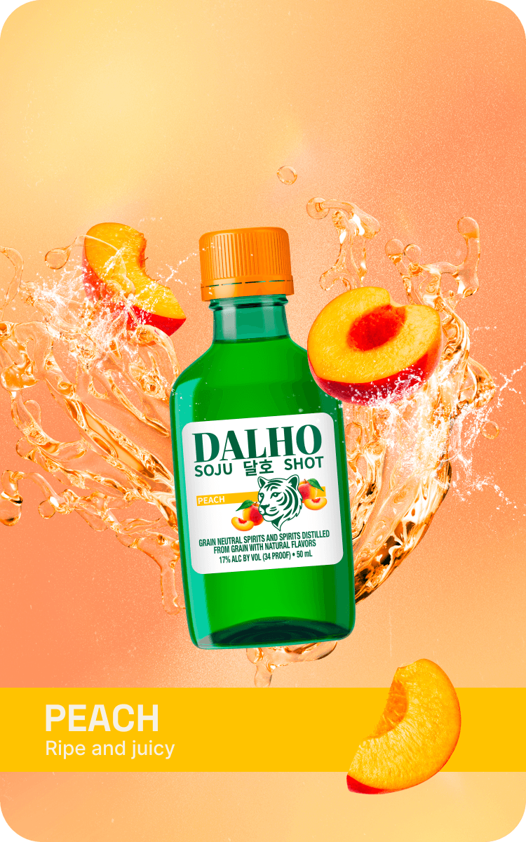 DALHO Peach soju shot, 50 mL bottle, with peach halves